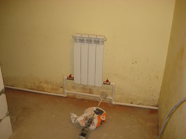 Пример подключения радиатора через запорные шаровые краны