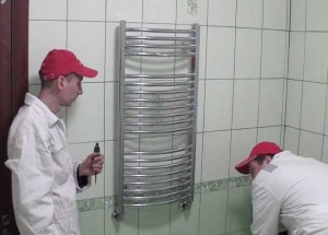 Пошаговая инструкция по установке полотенцесушителя в ванной