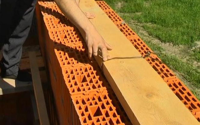 Как установить мауэрлат для двускатной крыши – варианты монтажа, порядок проведения крепления