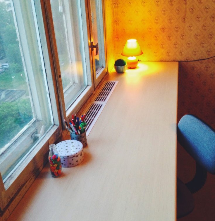Письменный стол-подоконник — как правильно его оформить? 80 фото лучших идей.