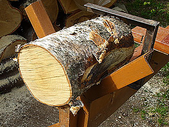 Распилить бревна для дров